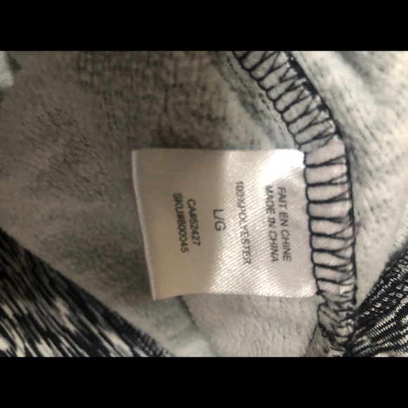 FOUNDATION CURE 🎀 black gray and white hoodie - Picture 4 of 5